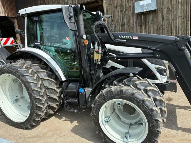 Valtra A 104