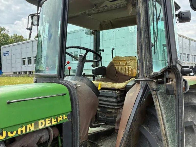 John Deere 2850