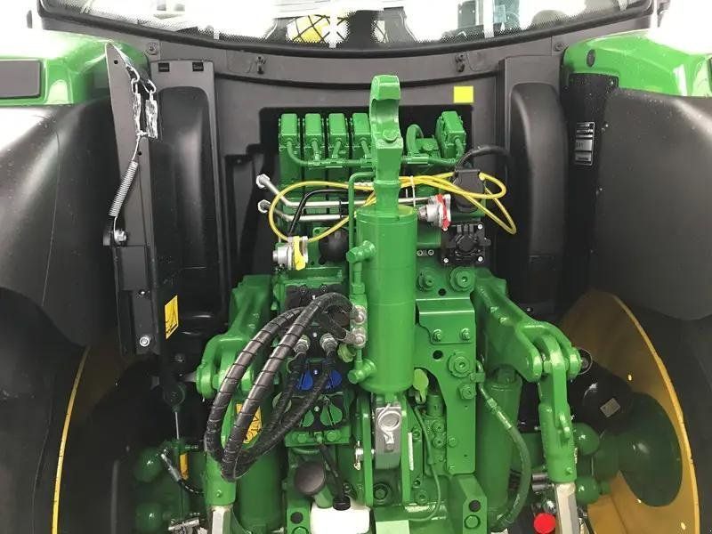 John Deere 6R 150