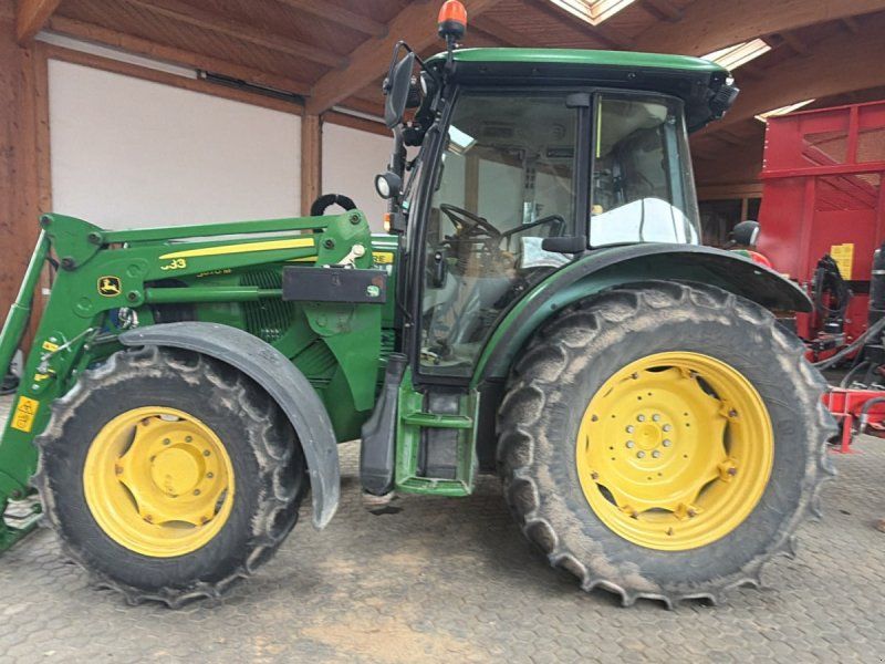 John Deere 5070 M