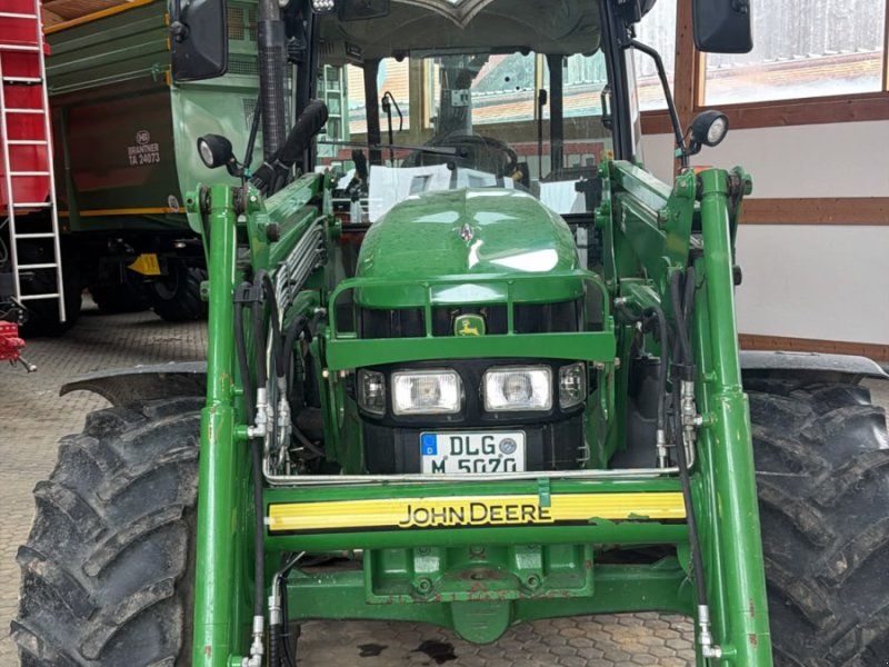 John Deere 5070 M