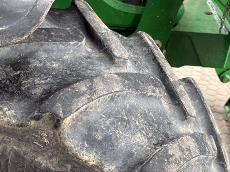 John Deere 5070 M