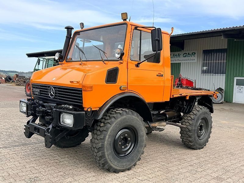 Mercedes-Benz U1000