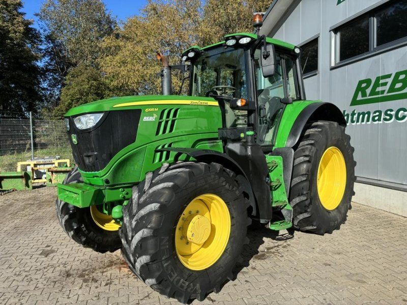 John Deere 6195M