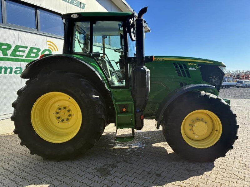 John Deere 6195M