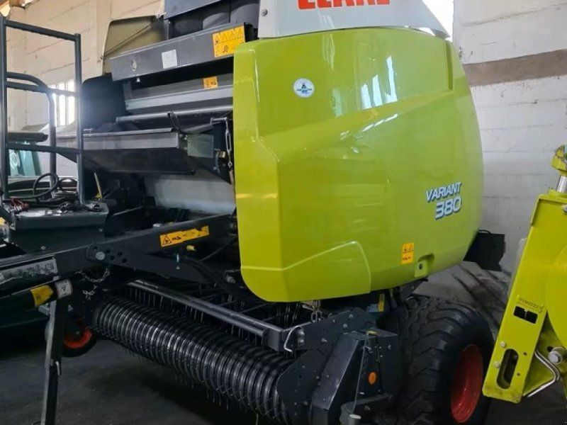 Claas Variant 380RC