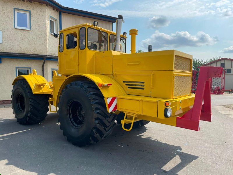 Kirovets K 701 V12
