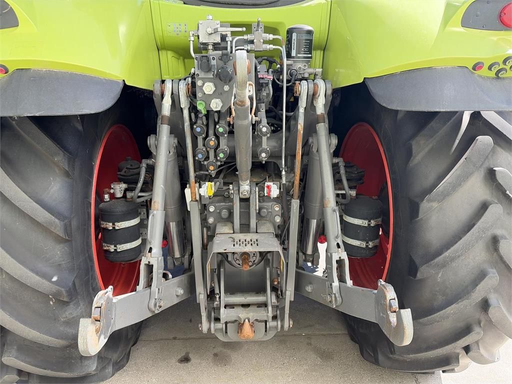 CLAAS Axion 830 CMATIC