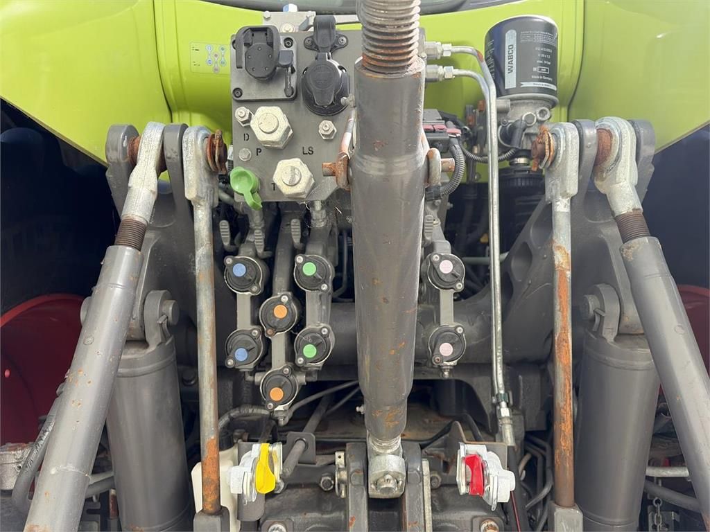 CLAAS Axion 830 CMATIC
