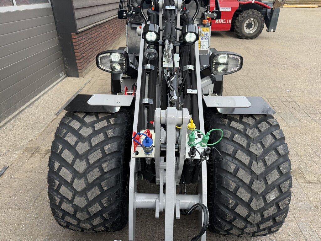 Giant G2700 X-TRA HD+ shovel / kniklader NIEUW signaalgrijs