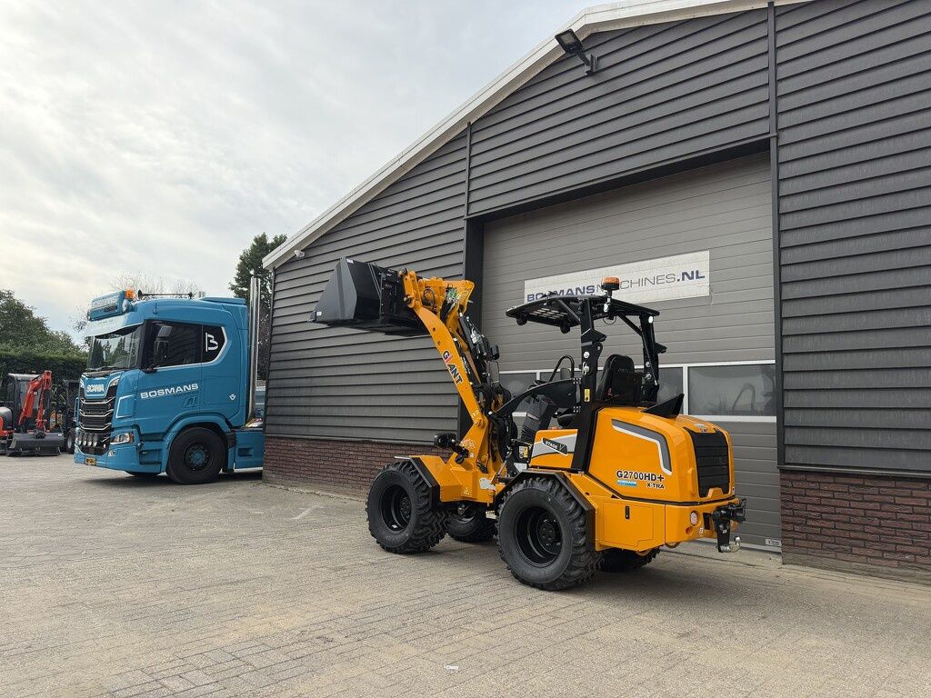 Giant G2700 X-TRA HD+ minishovel GEEL (veel opties: tandempomp, hefvering, pro inching enz)