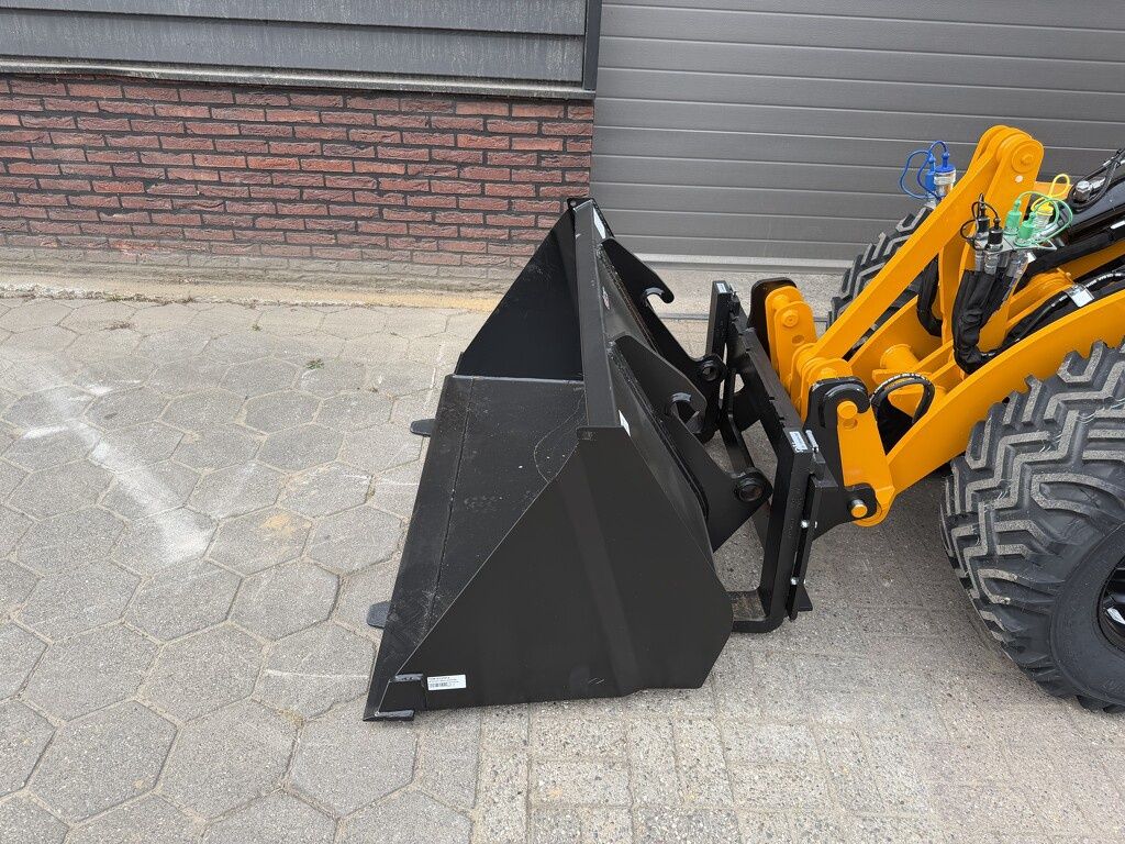 Giant G2700 X-TRA HD+ minishovel GEEL (veel opties: tandempomp, hefvering, pro inching enz)