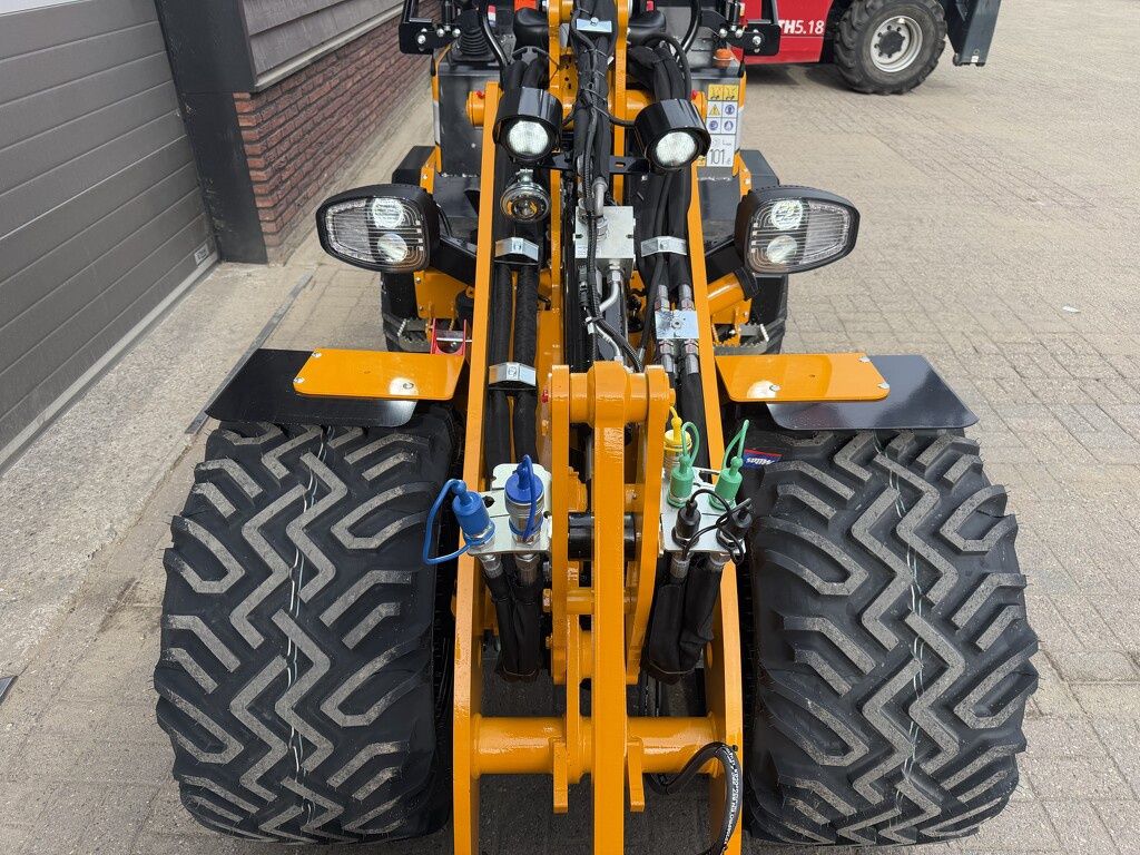 Giant G2700 X-TRA HD+ minishovel GEEL (veel opties: tandempomp, hefvering, pro inching enz)