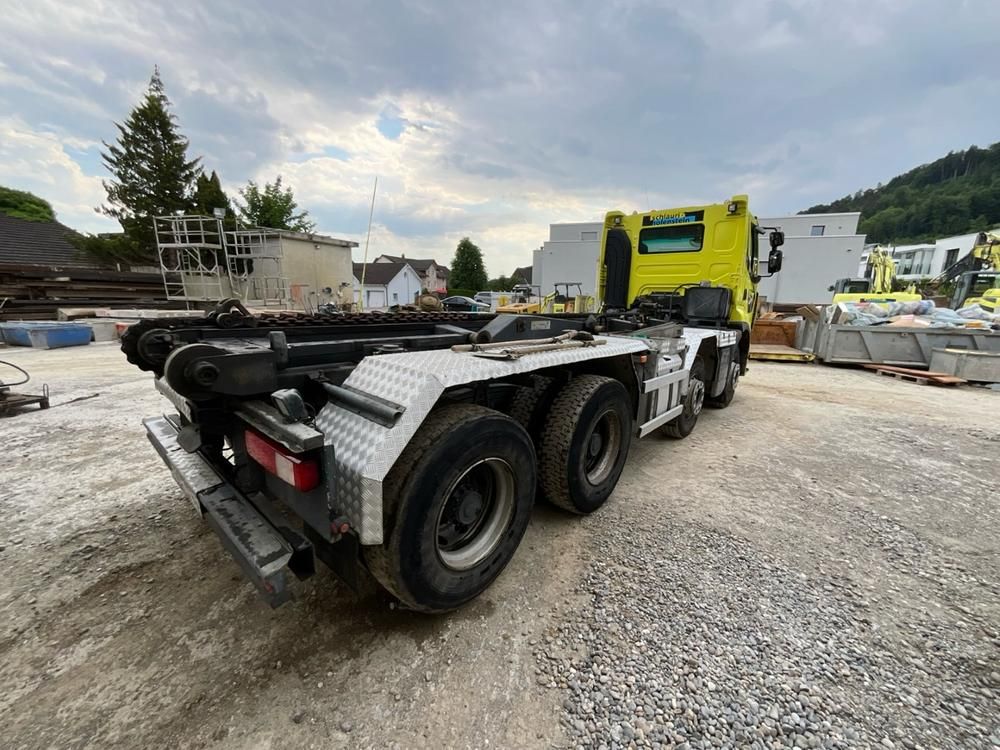 2009 Renault Lander 450 8x4 container truck