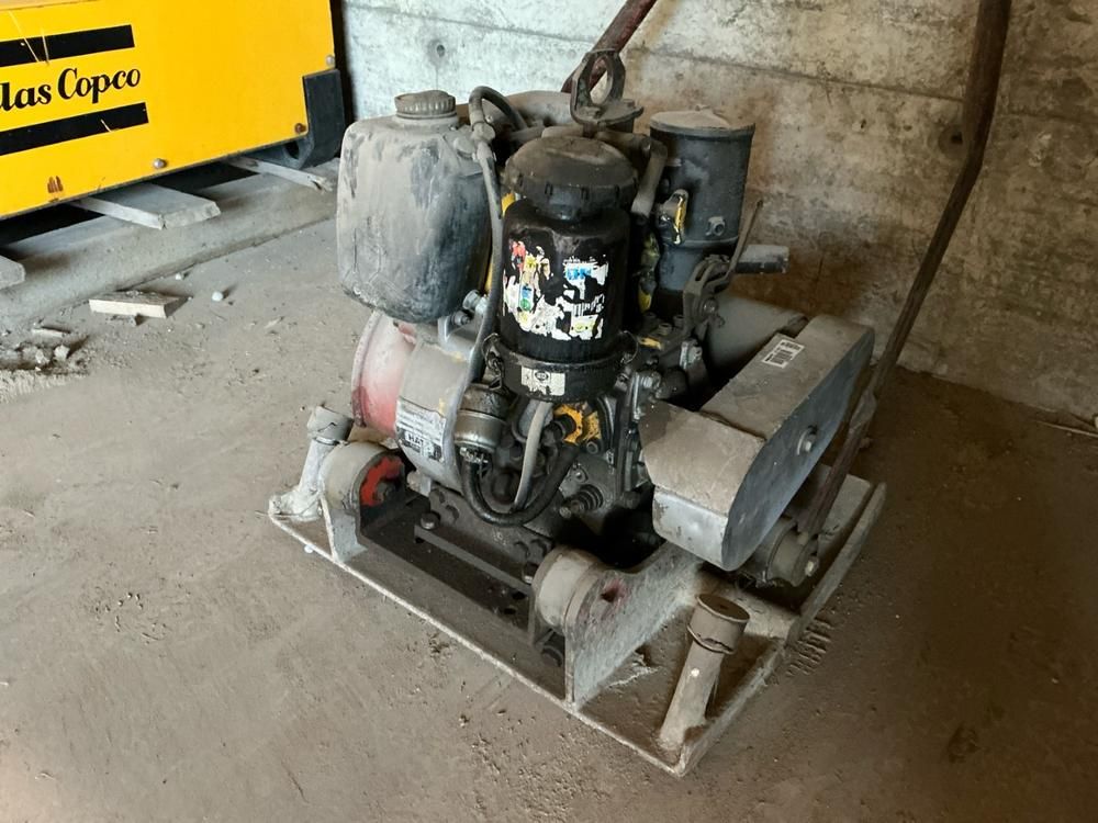 Plate compactor