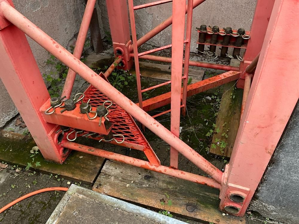 Crane section