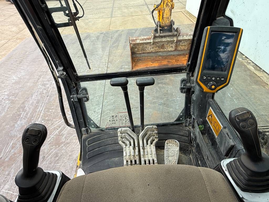 JCB JZ141LC - Automatic Greasing / Hammer Lines