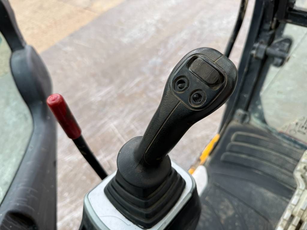 JCB JZ141LC - Automatic Greasing / Hammer Lines