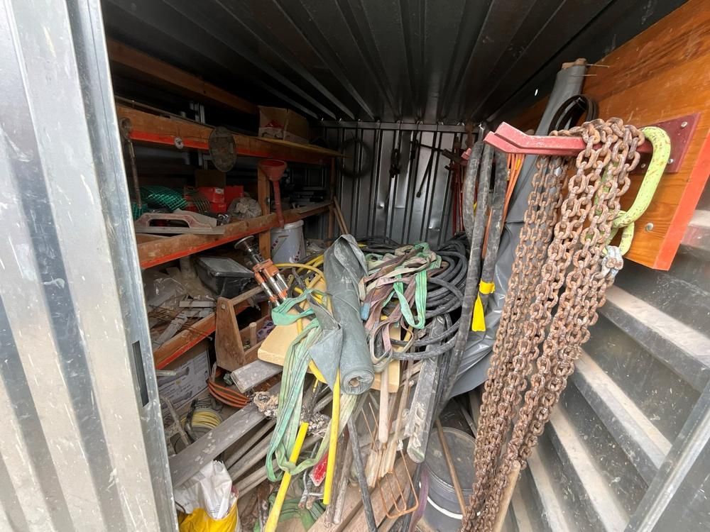 Leag storage container