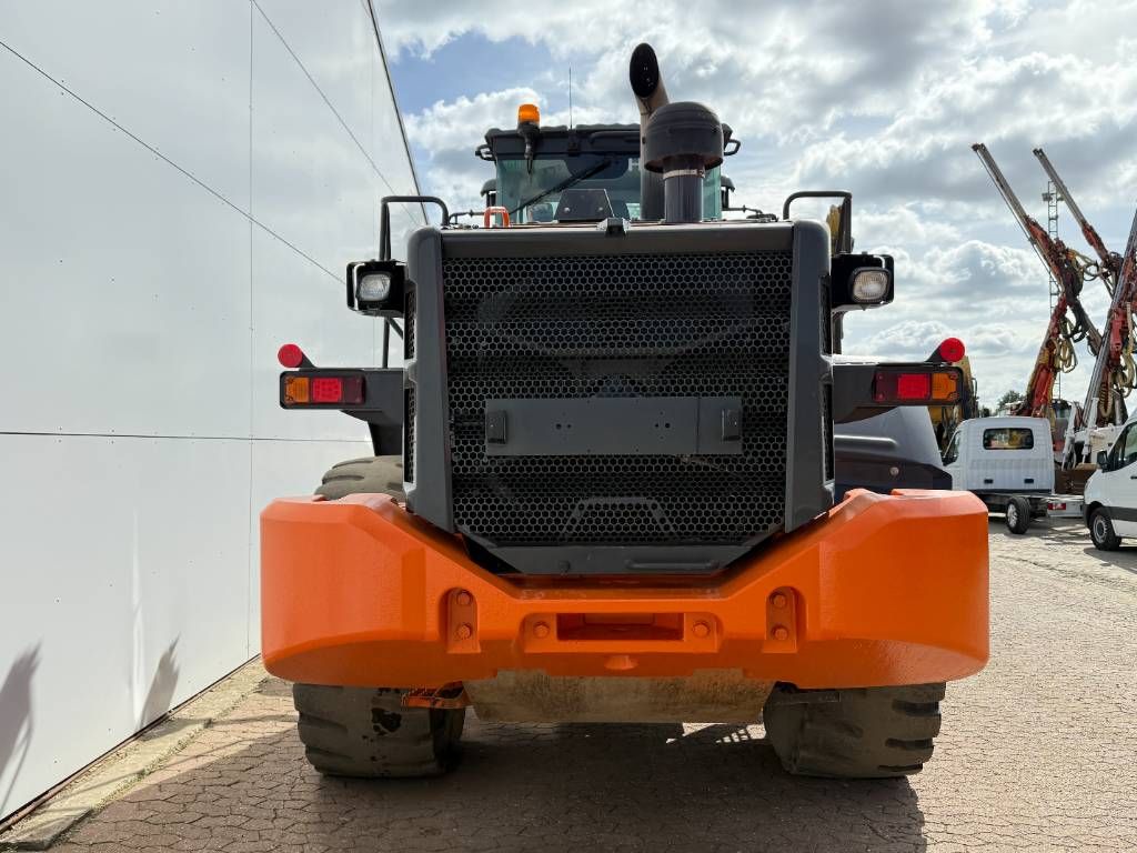 Hitachi ZW250-6 - Automatic Greasing / Weight System