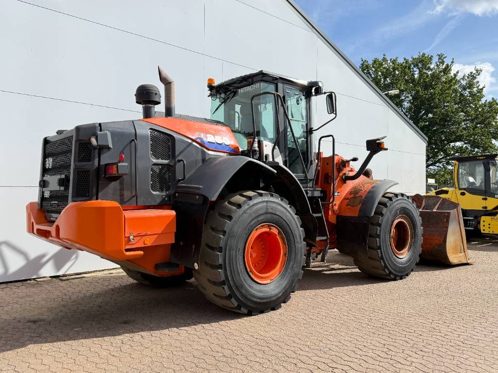 Hitachi ZW250-6 - Automatic Greasing / Weight System