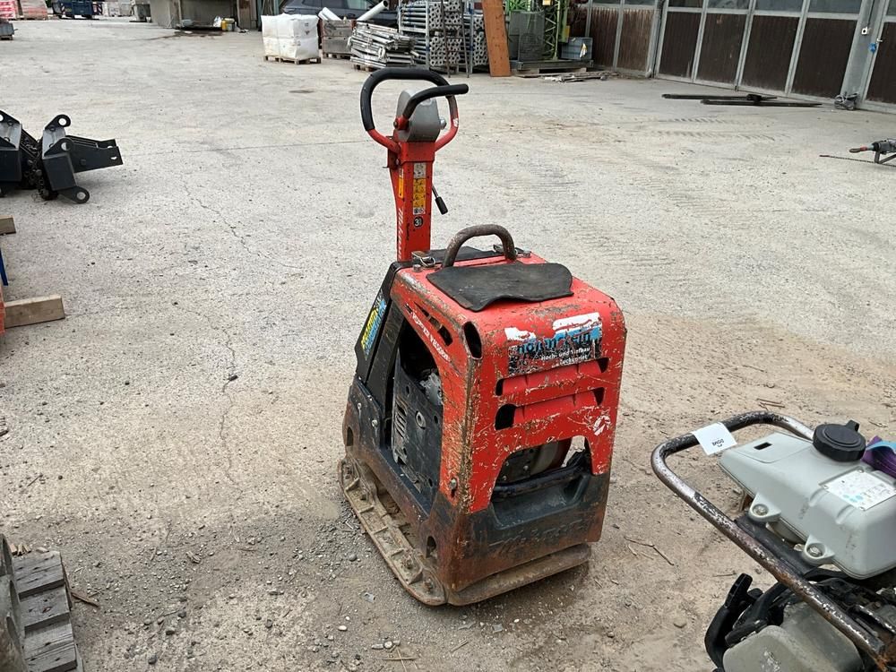 Mikasa VH508D vibratory plate compactor