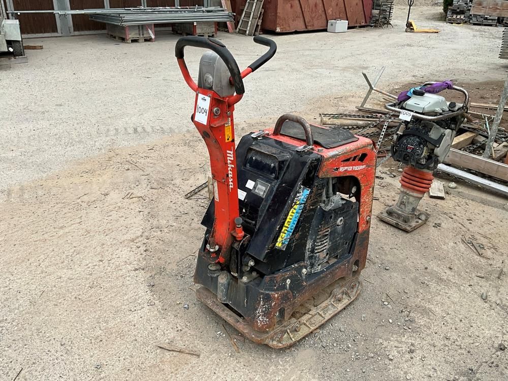 Mikasa VH508D vibratory plate compactor