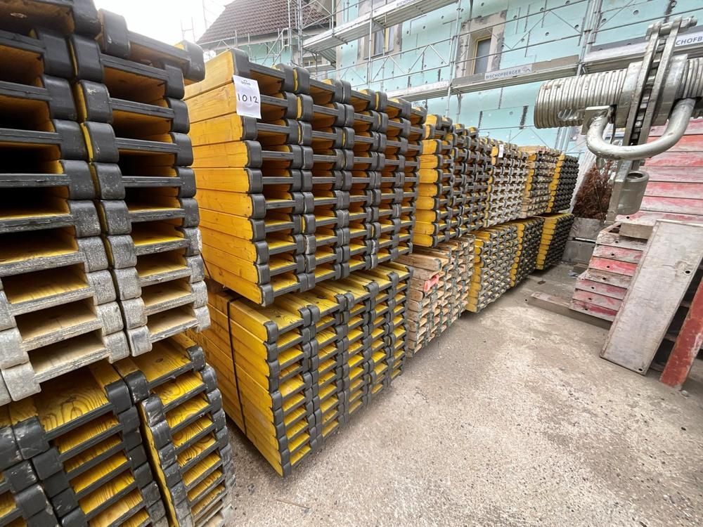 Various shuttering beams (200x)