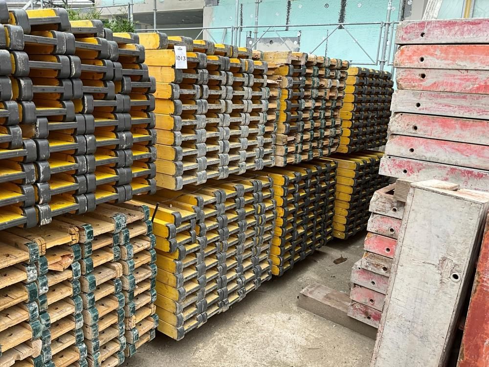 Various shuttering beams (300x)