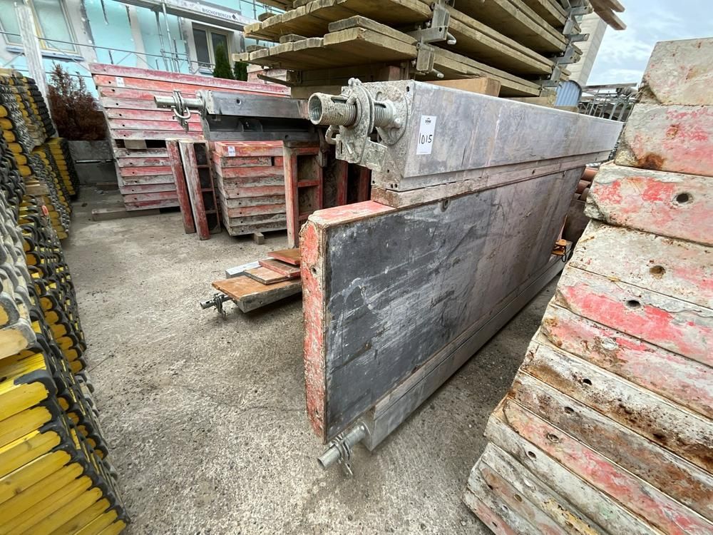 Various formwork with adjustable spindles