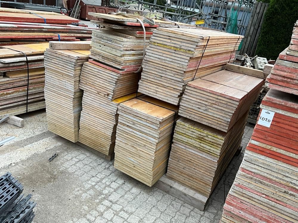 Various wooden plate sheets