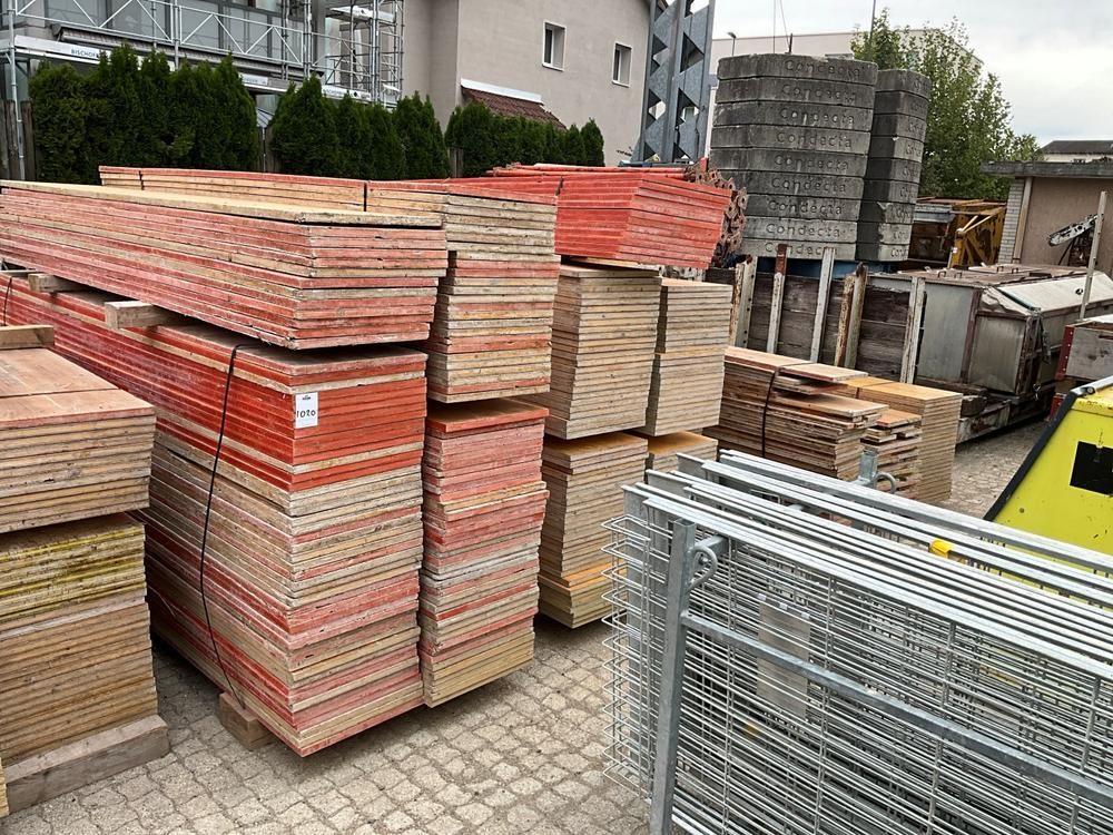 Various wooden plate sheets