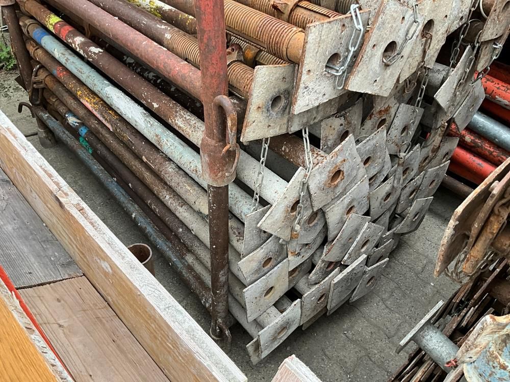 Support columns (40x)