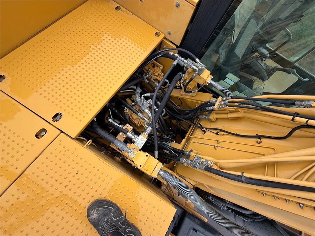 CAT 324E