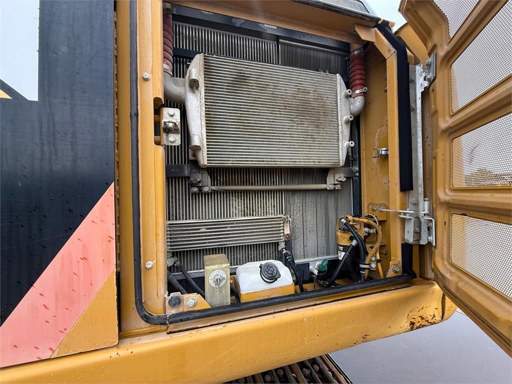 CAT 324E