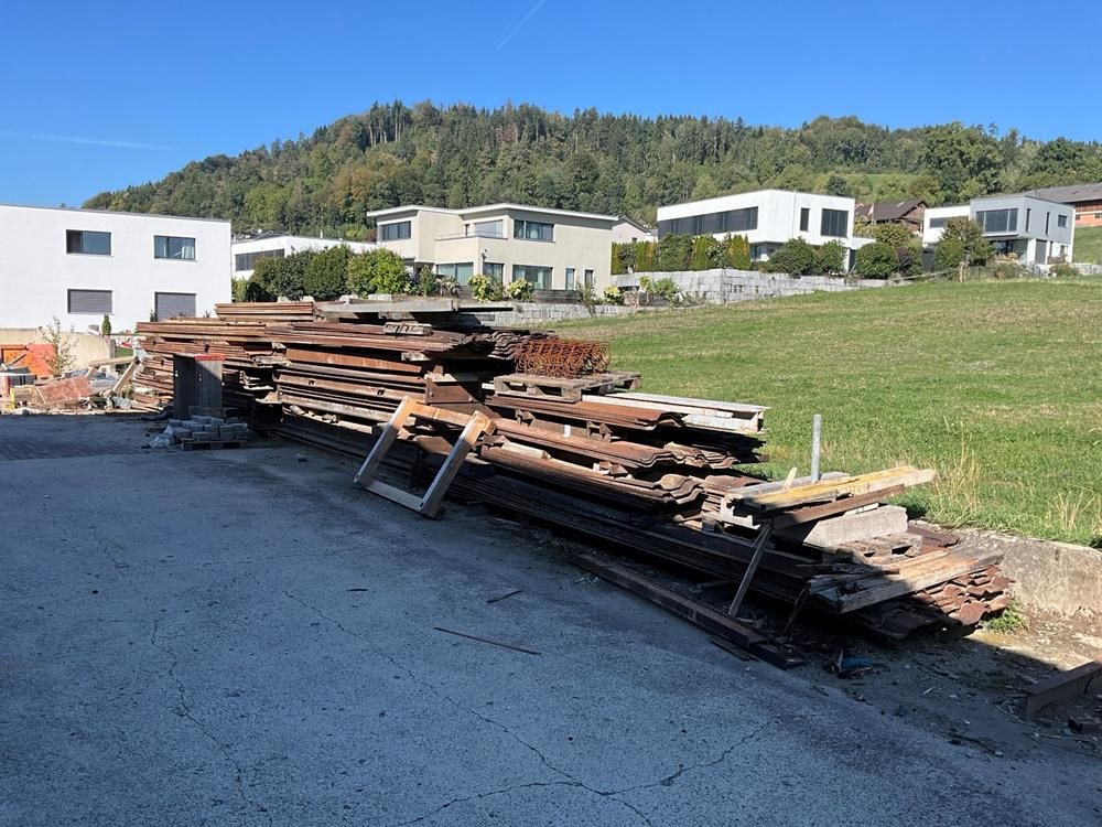 Various metal sheet piles and beams