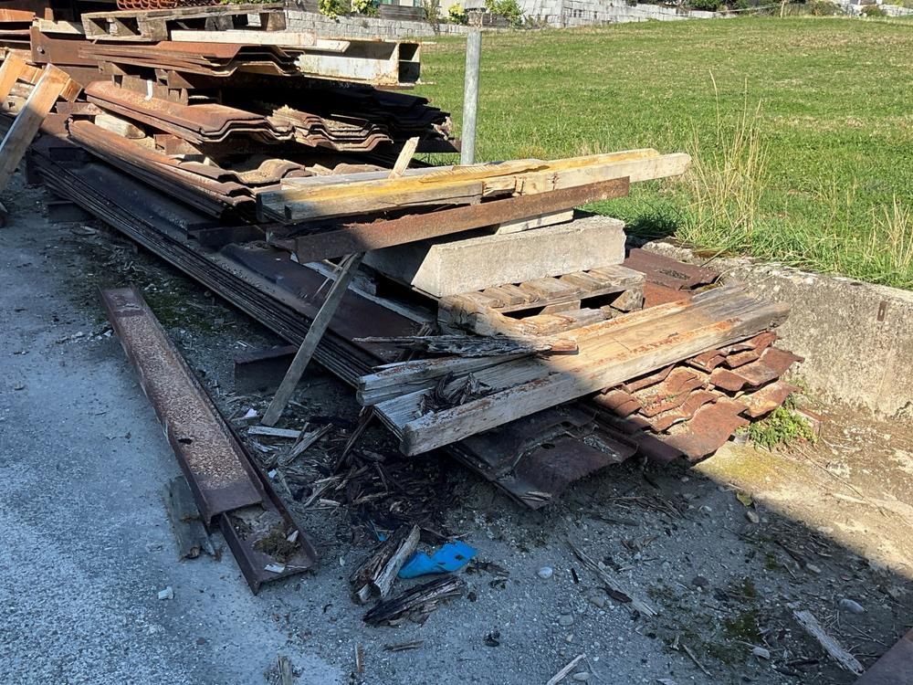 Various metal sheet piles and beams