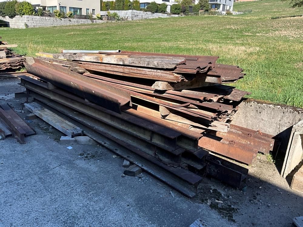 Various metal sheet piles and beams
