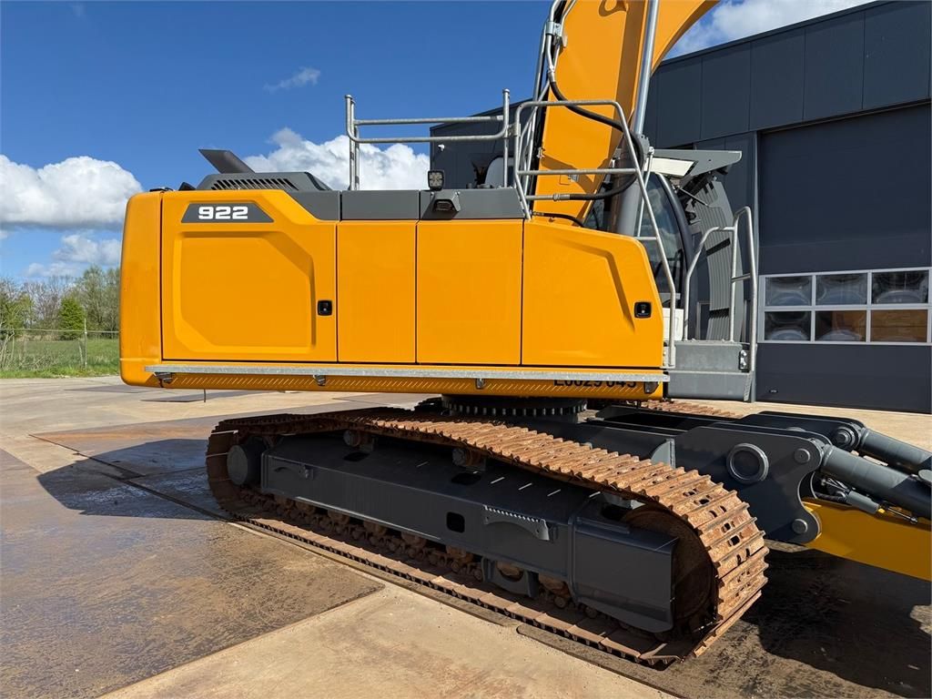 Liebherr R922 LC Car Dismantler