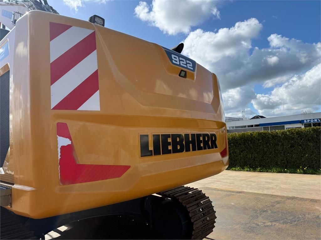 Liebherr R922 LC Car Dismantler