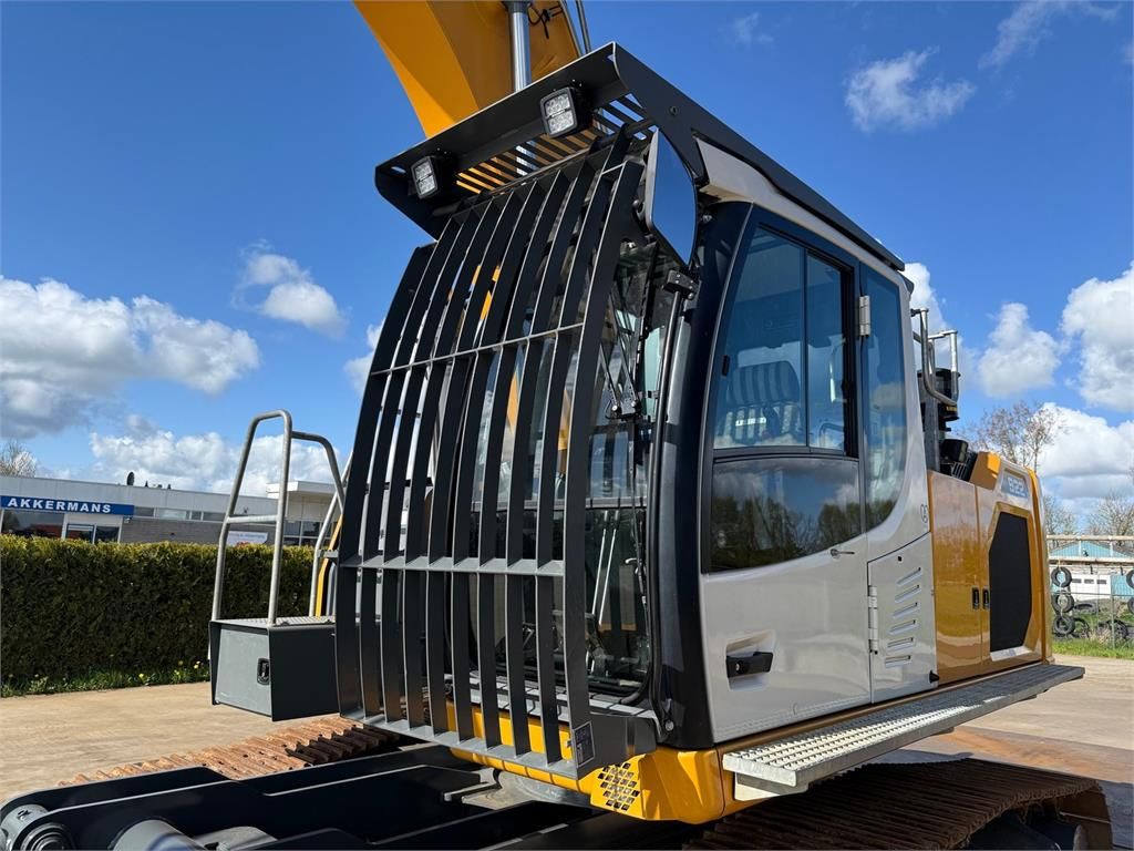 Liebherr R922 LC Car Dismantler