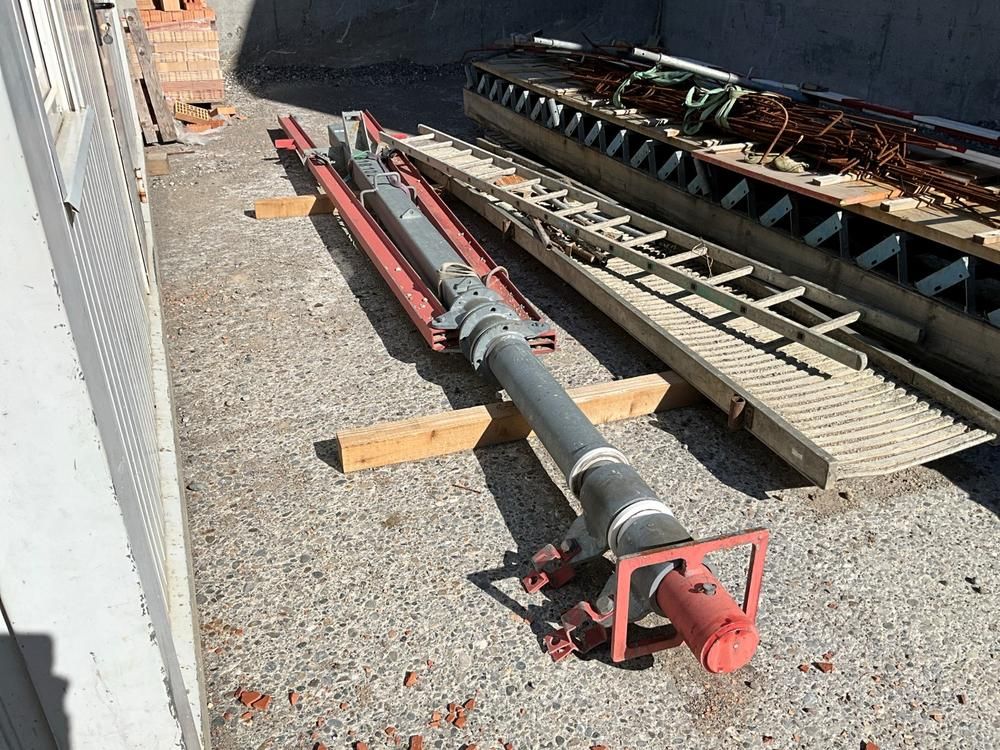 Telescopic fall arrest