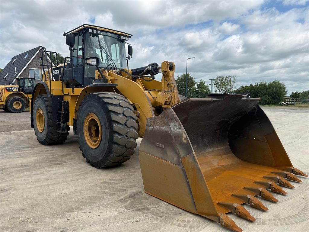 CAT 966K