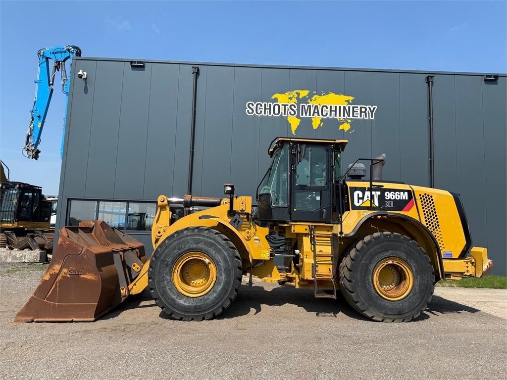 CAT 966M