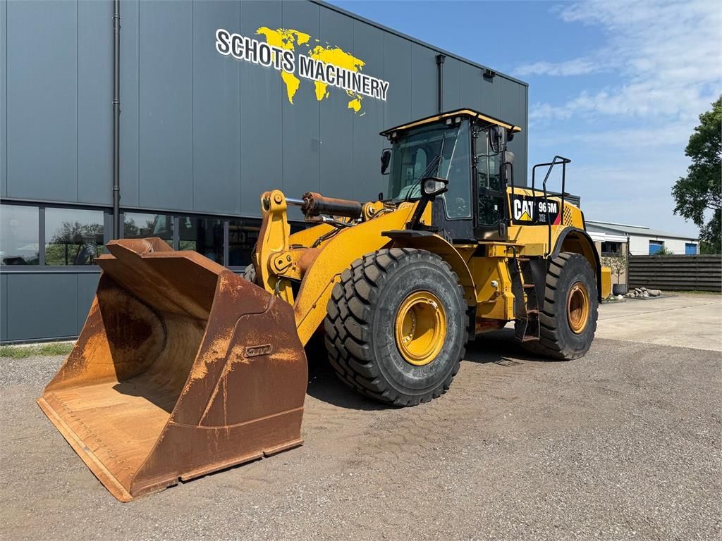 CAT 966M