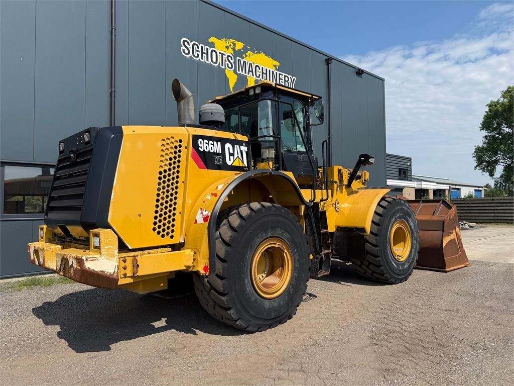 CAT 966M