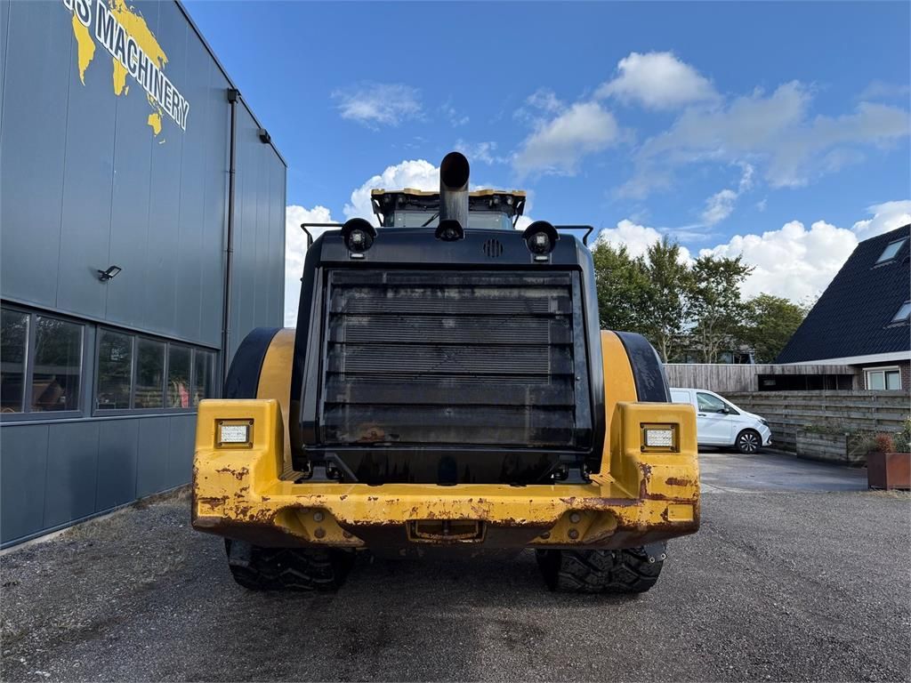 CAT 982M