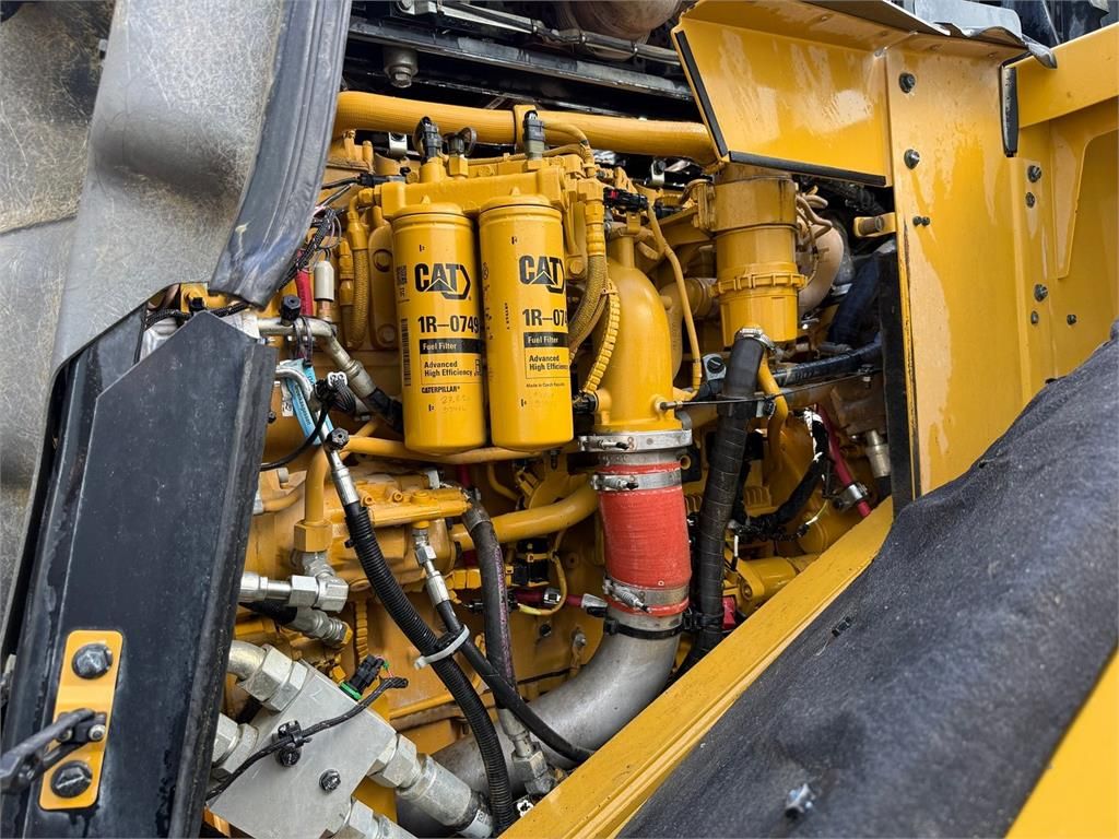 CAT 982M