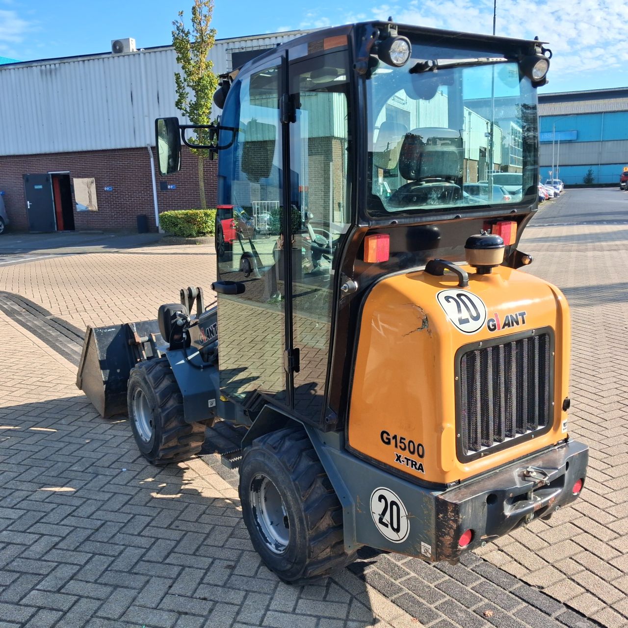Giant G1500 Xtra Minishovel