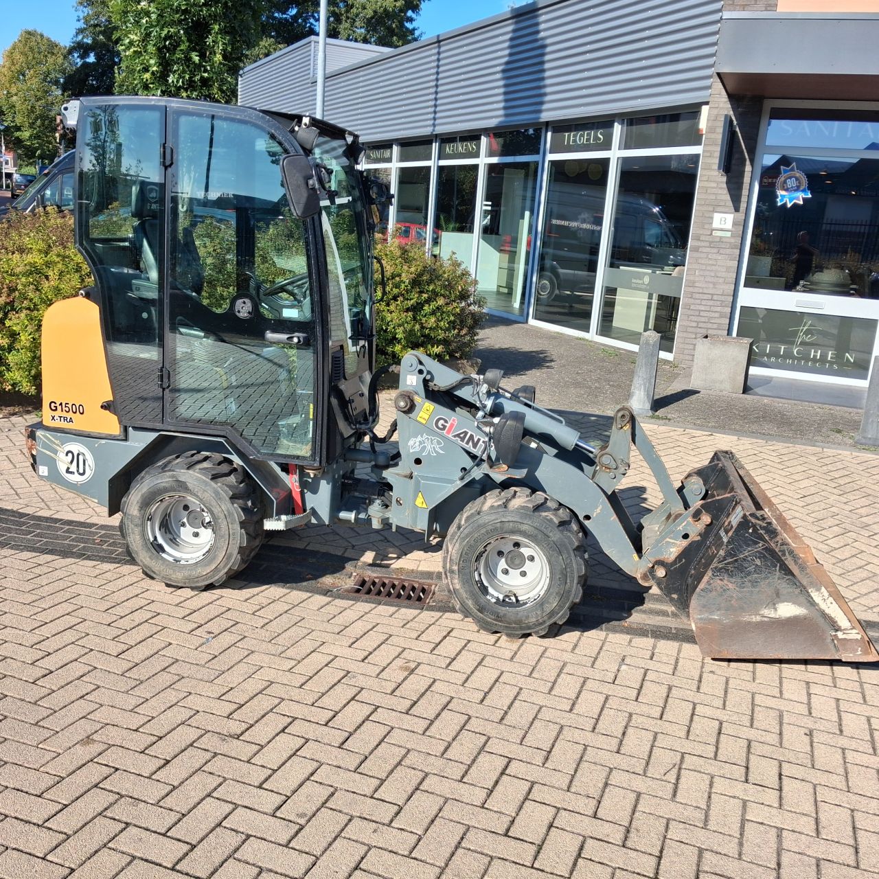 Giant G1500 Xtra Minishovel